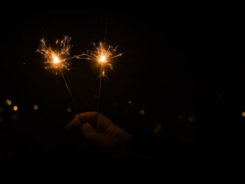 night, sparks, hand, holding, sparkler, christmas, glowing, sparkle, shiny, magic, xmas, bokeh, dark, black bokeh, black magic, sparkler, sparkler, sparkler, sparkler, sparkler, black bokeh-3103422.jpg